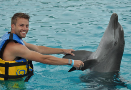 How to Have the Best Dolphin Encounter in Mexico’s Isla Mujeres