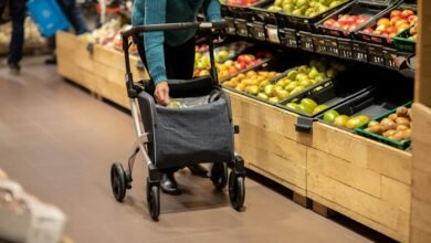 customer assistance available now